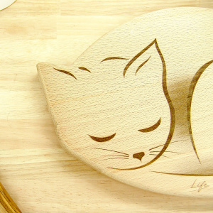 Sleepy Cat Chopping Board - Beech