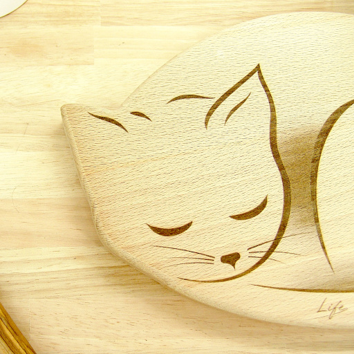 Sleepy Cat Chopping Board - Beech
