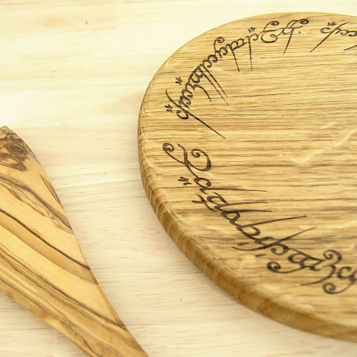 Ring of Power Chopping Board - Oak Medium 23cm - Lord of the Rings Gift 