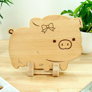 Pig Chopping Board - Penny in Beech