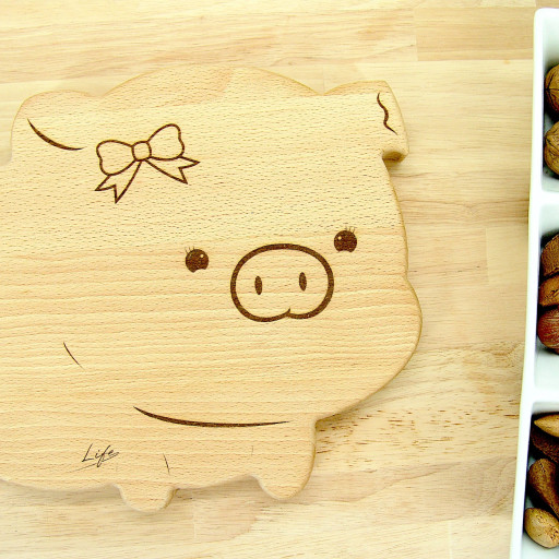 Pig Chopping Board - Penny in Beech Pig Chopping Board - Penny in Beech