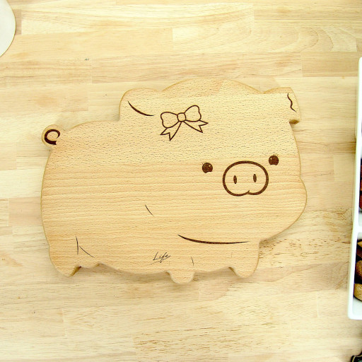 Pig Chopping Board - Penny in Beech Pig Chopping Board - Penny in Beech